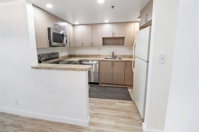 4 of 40 - 3300 W Rolling Hills Cir 503, Davie, FL