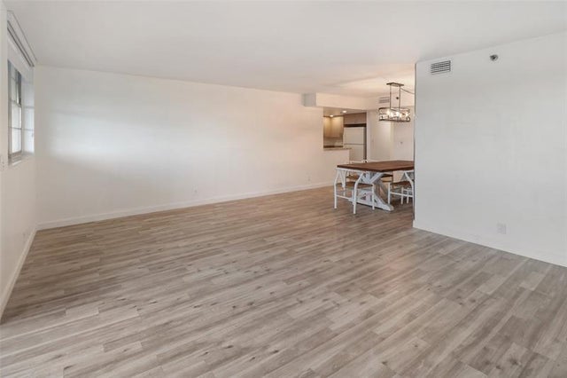 5 of 40 - 3300 W Rolling Hills Cir 503, Davie, FL