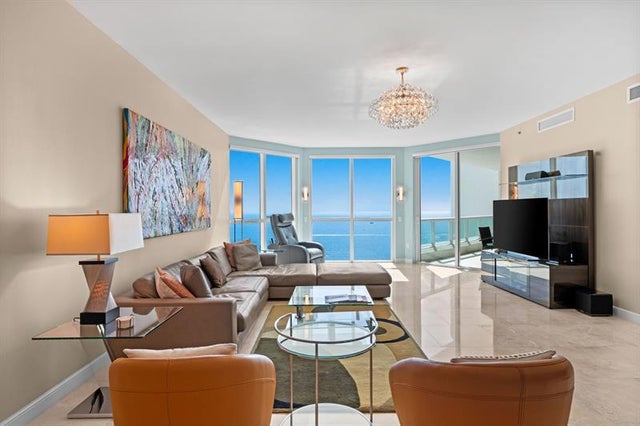 4 of 40 - 101 S Fort Lauderdale Beach Blvd 2402, Fort Lauderdale, FL