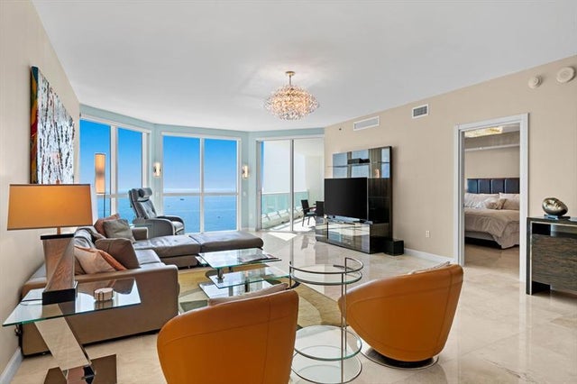 5 of 40 - 101 S Fort Lauderdale Beach Blvd 2402, Fort Lauderdale, FL