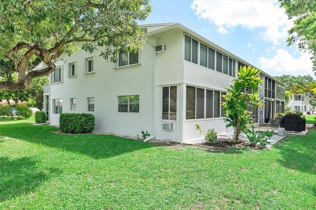 4 of 17 - 195 Tilford J 195, Deerfield Beach, FL