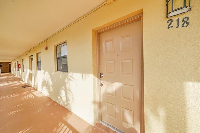 3 of 27 - 11441 Nw 39th Ct 218, Coral Springs, FL