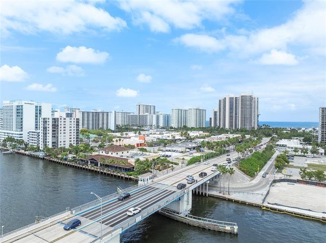 2 of 20 - 3000 E Oakland Park Blvd. 1101, Fort Lauderdale, FL