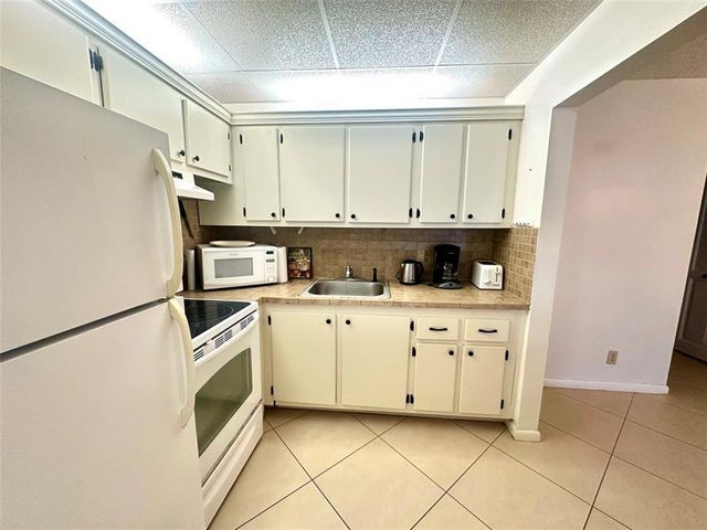 5 of 62 - 27 Newport B 27, Deerfield Beach, FL