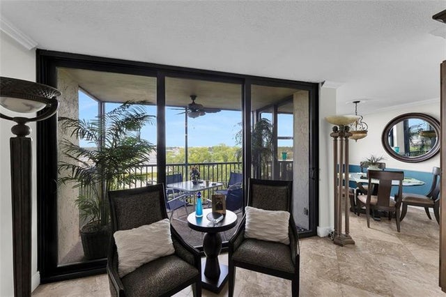 4 of 40 - 105 Lake Emerald Dr 711, Oakland Park, FL