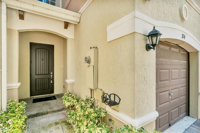 3 of 55 - 374 Se 1st Dr 374, Deerfield Beach, FL
