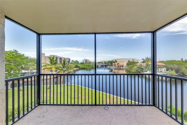 2 of 42 - 7 Royal Palm Way 4080, Boca Raton, FL