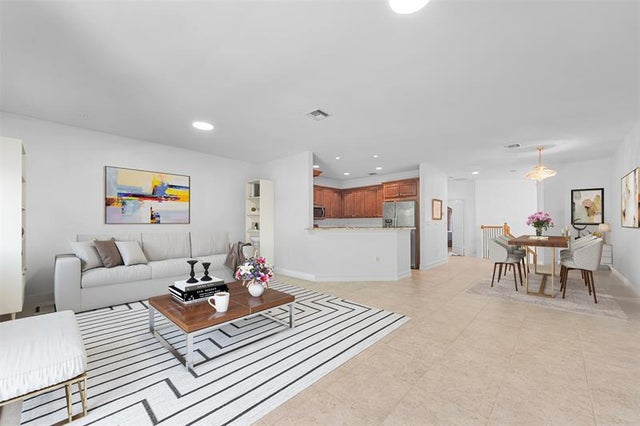 5 of 28 - 2924 Hidden Harbour Ct, Fort Lauderdale, FL