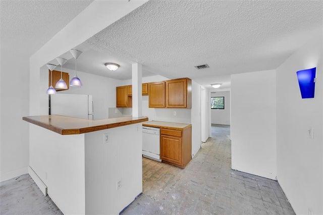 2 of 31 - 1901 N Andrews Ave 216, Wilton Manors, FL