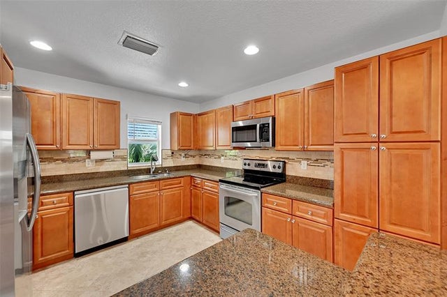 3 of 61 - 453 Ne 1st St, Pompano Beach, FL