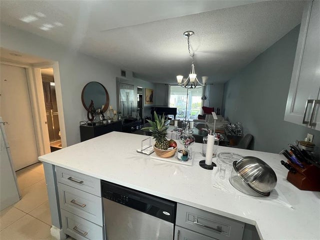 2 of 30 - 1040 Se 4th Ave 123, Deerfield Beach, FL