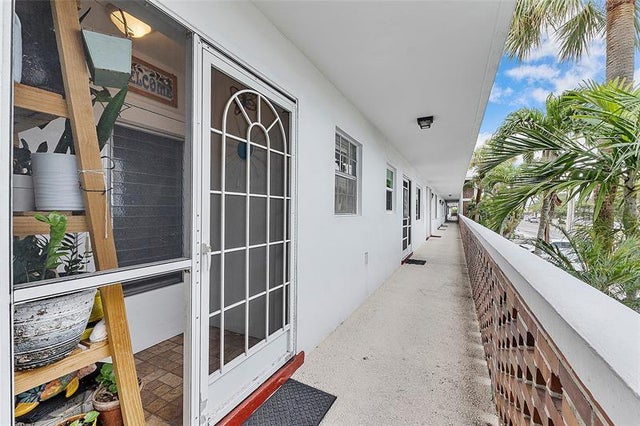 1 of 13 - 2050 Ne 39th Street N202, Lighthouse Point, FL