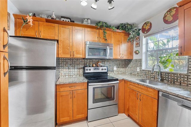 2 of 13 - 2050 Ne 39th Street N202, Lighthouse Point, FL
