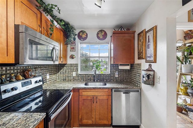 3 of 13 - 2050 Ne 39th Street N202, Lighthouse Point, FL