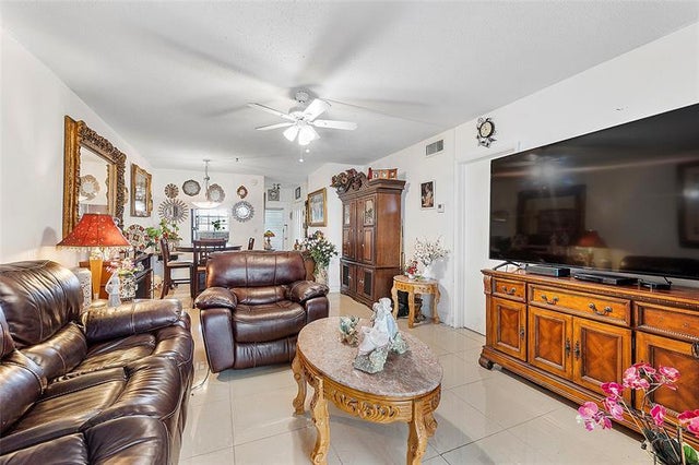 4 of 13 - 2050 Ne 39th Street N202, Lighthouse Point, FL