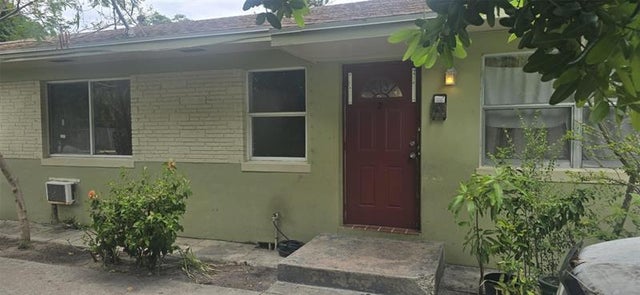 1 of 10 - 721 N F St 2, Lake Worth, FL