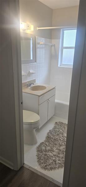 5 of 10 - 721 N F St 2, Lake Worth, FL