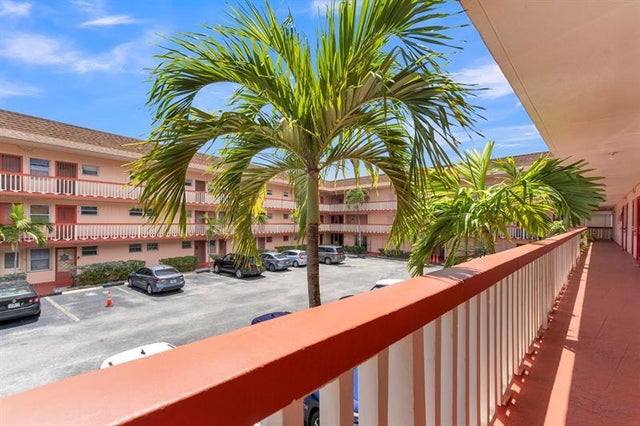 1 of 49 - 18707 Ne 14th Ave 638, Miami, FL
