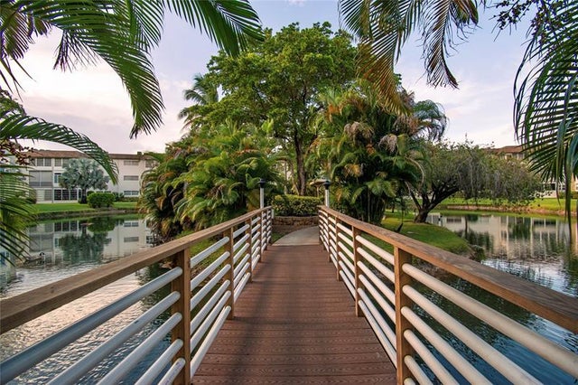3 of 32 - 5171 W Oakland Park Blvd 207, Lauderdale Lakes, FL