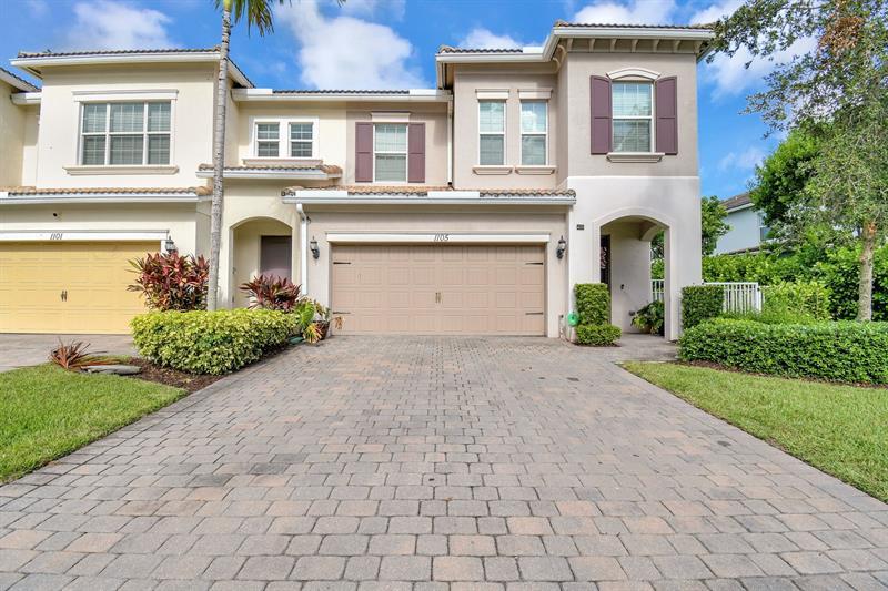 1105 Banyan Dr, Hollywood