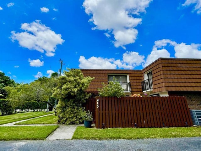 3 of 36 - 915 Sw 120th Way, Davie, FL