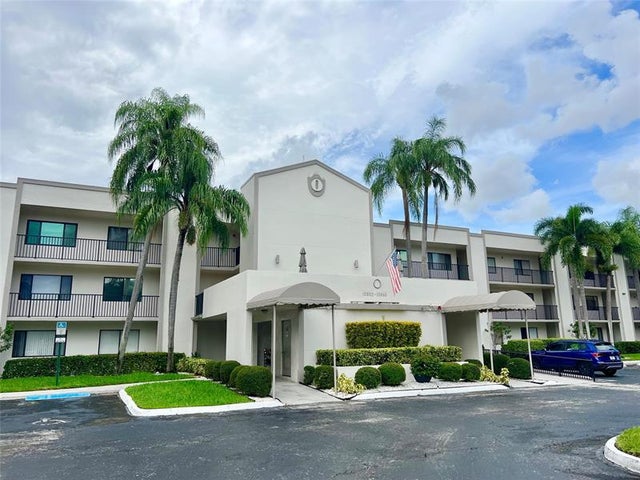 1 of 21 - 10842 W Clairmont Cir 310, Tamarac, FL