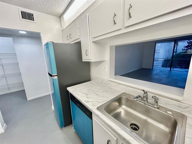 5 of 24 - 2850 Somerset Dr 316l, Lauderdale Lakes, FL