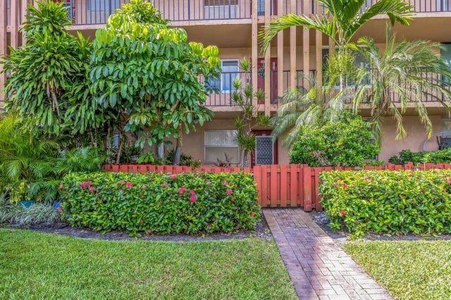5 of 31 - 7210 Lake Circle Dr 106, Margate, FL