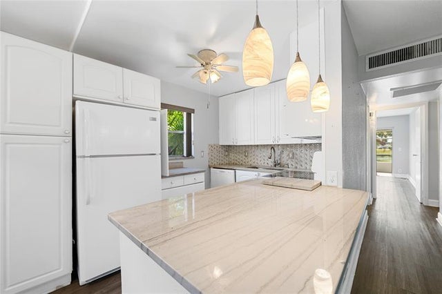 4 of 28 - 220 Seville J 220, Delray Beach, FL