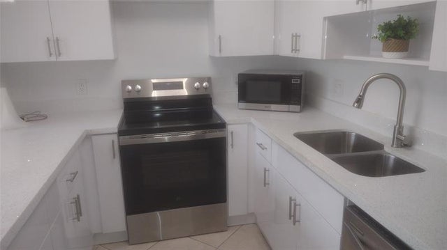 3 of 15 - 9440 Live Oak Pl 307, Davie, FL