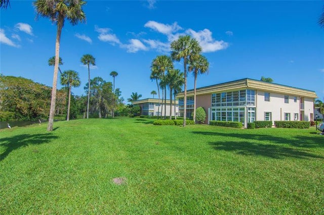 1 of 33 - 1 Vista Gardens Trl 207, Vero Beach, FL