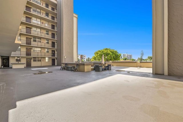 5 of 20 - 1811 Jefferson St 203, Hollywood, FL