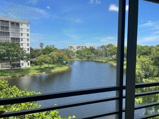 5 of 20 - 2311 S Cypress Bend Dr 416, Pompano Beach, FL