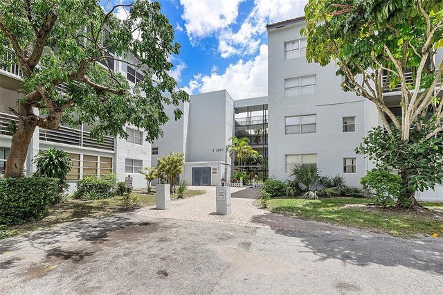 1 of 19 - 2800 Somerset Drive 202j, Lauderdale Lakes, FL