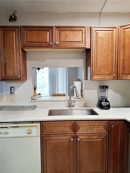 4 of 19 - 2800 Somerset Drive 202j, Lauderdale Lakes, FL