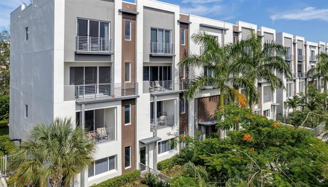 2 of 24 - 1044 Ne 18th Ave 203, Fort Lauderdale, FL