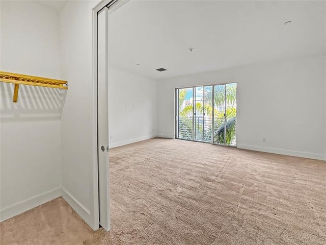 4 of 24 - 1044 Ne 18th Ave 203, Fort Lauderdale, FL