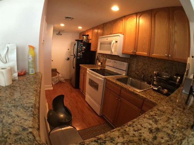 5 of 19 - 1000 West Ave 1005, Miami Beach, FL