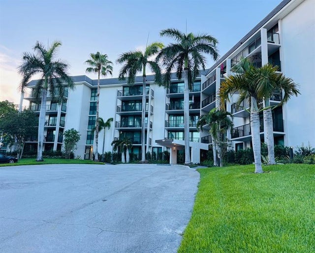 2 of 20 - 1101 River Reach Dr 215, Fort Lauderdale, FL