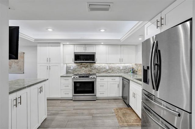 5 of 47 - 665 Se 21st Ave 107, Deerfield Beach, FL