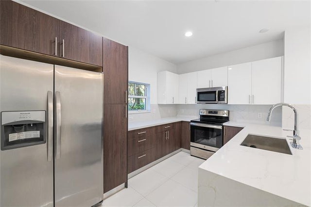 2 of 30 - 324 Sw 14th Ct 324, Fort Lauderdale, FL
