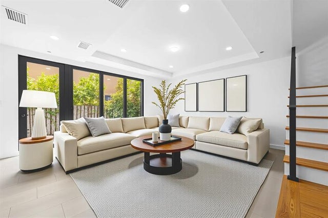3 of 27 - 722 Ne 15th Ave 2, Fort Lauderdale, FL