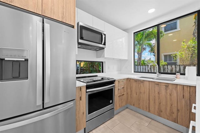 4 of 27 - 722 Ne 15th Ave 2, Fort Lauderdale, FL
