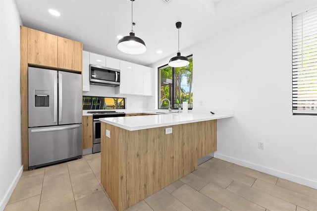 5 of 27 - 722 Ne 15th Ave 2, Fort Lauderdale, FL