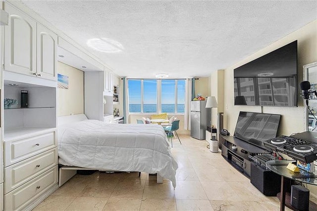 1 of 13 - 19201 Collins Ave 345, North Miami Beach, FL