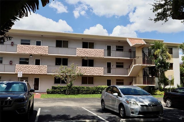 2 of 27 - 5985 Del Lago Cir 223, Sunrise, FL
