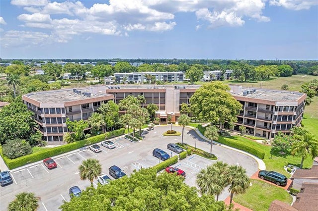 2 of 22 - 4702 Fountains Dr 205, Lake Worth, FL