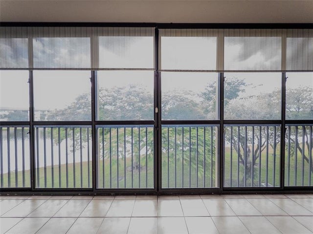 5 of 40 - 901 Sw 141st Ave 301, Hollywood, FL