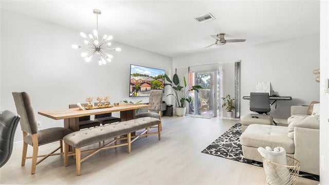 2 of 37 - 964 Nw 100th Ave, Pembroke Pines, FL