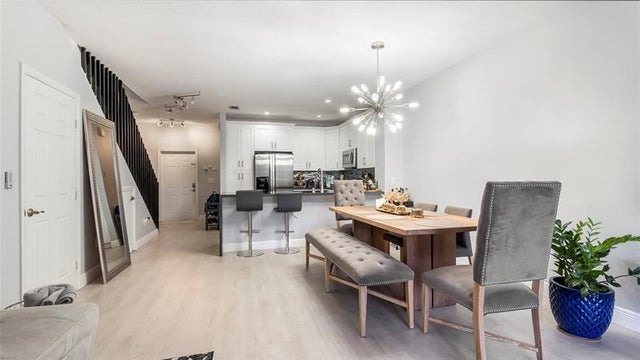 5 of 37 - 964 Nw 100th Ave, Pembroke Pines, FL